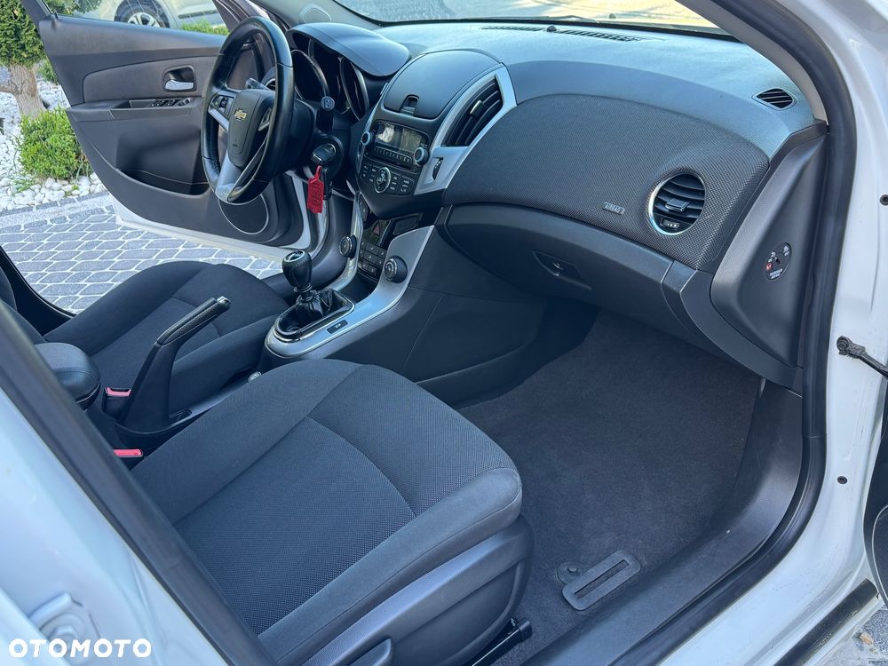 Chevrolet Cruze 1.8 LTZ - 32