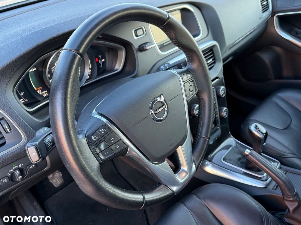 Volvo V40 D3 Momentum - 16