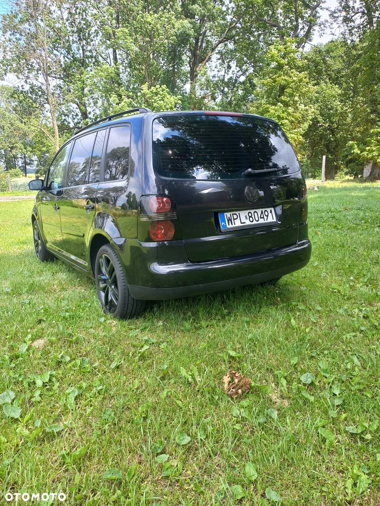 Volkswagen Touran - 3