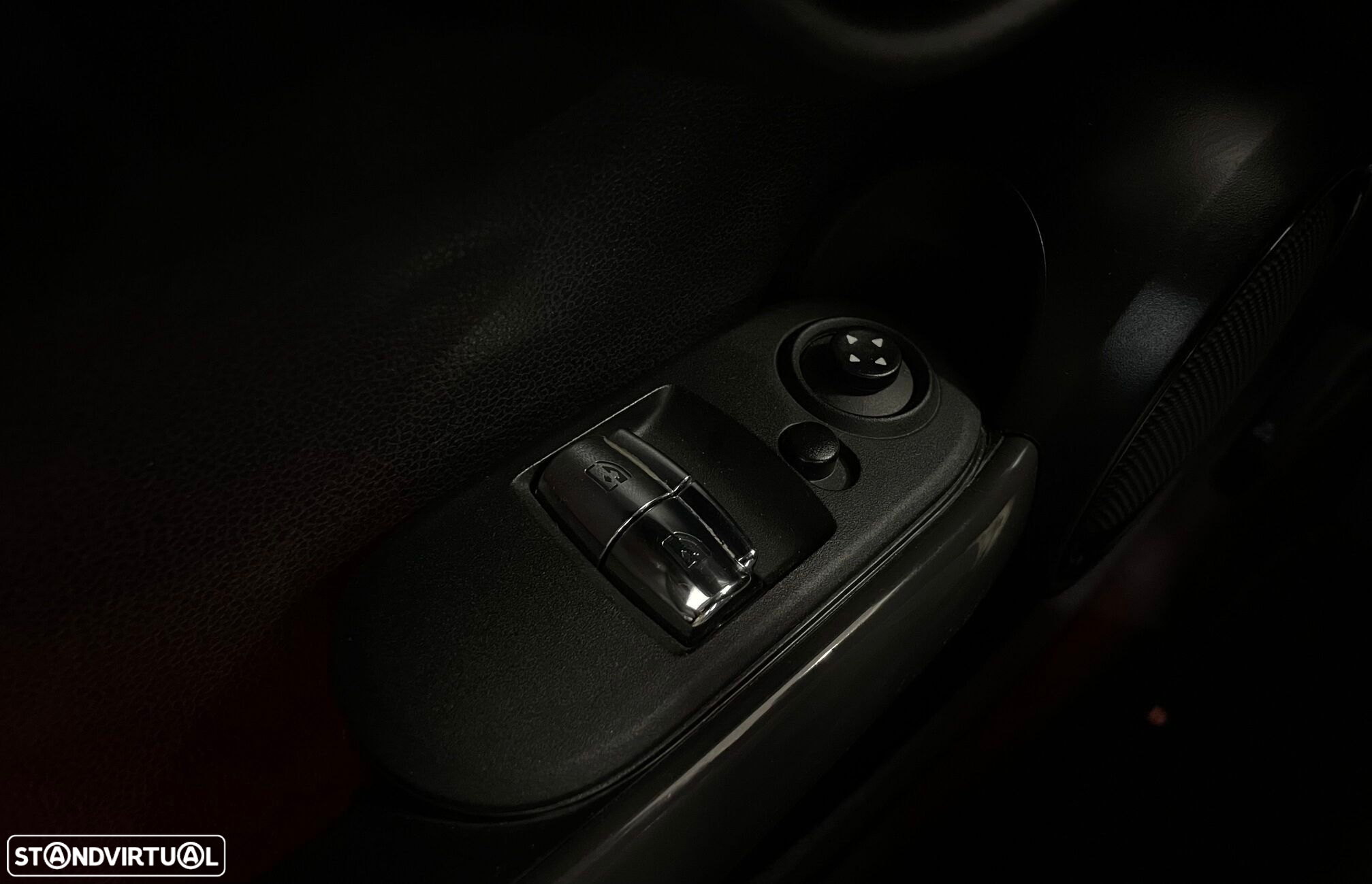 MINI 3 Portas Cooper D - 36