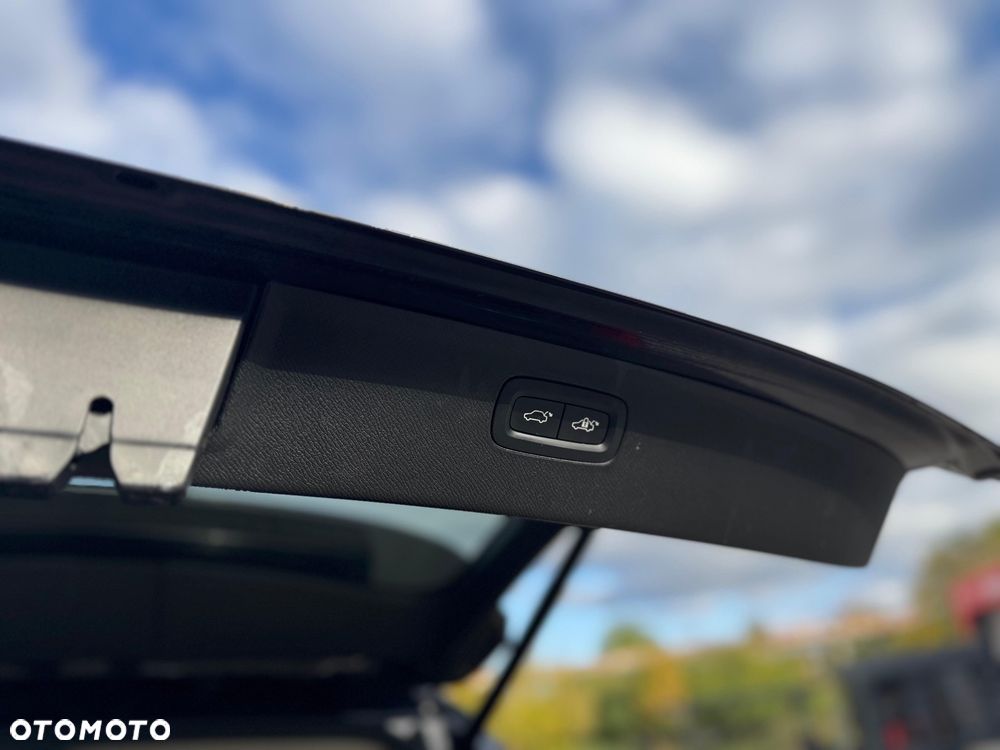 Volvo XC 90 T5 AWD Momentum Pro - 22