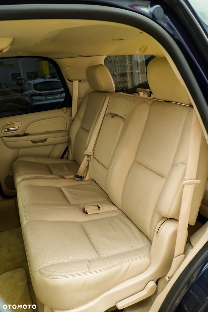 Cadillac Escalade - 17