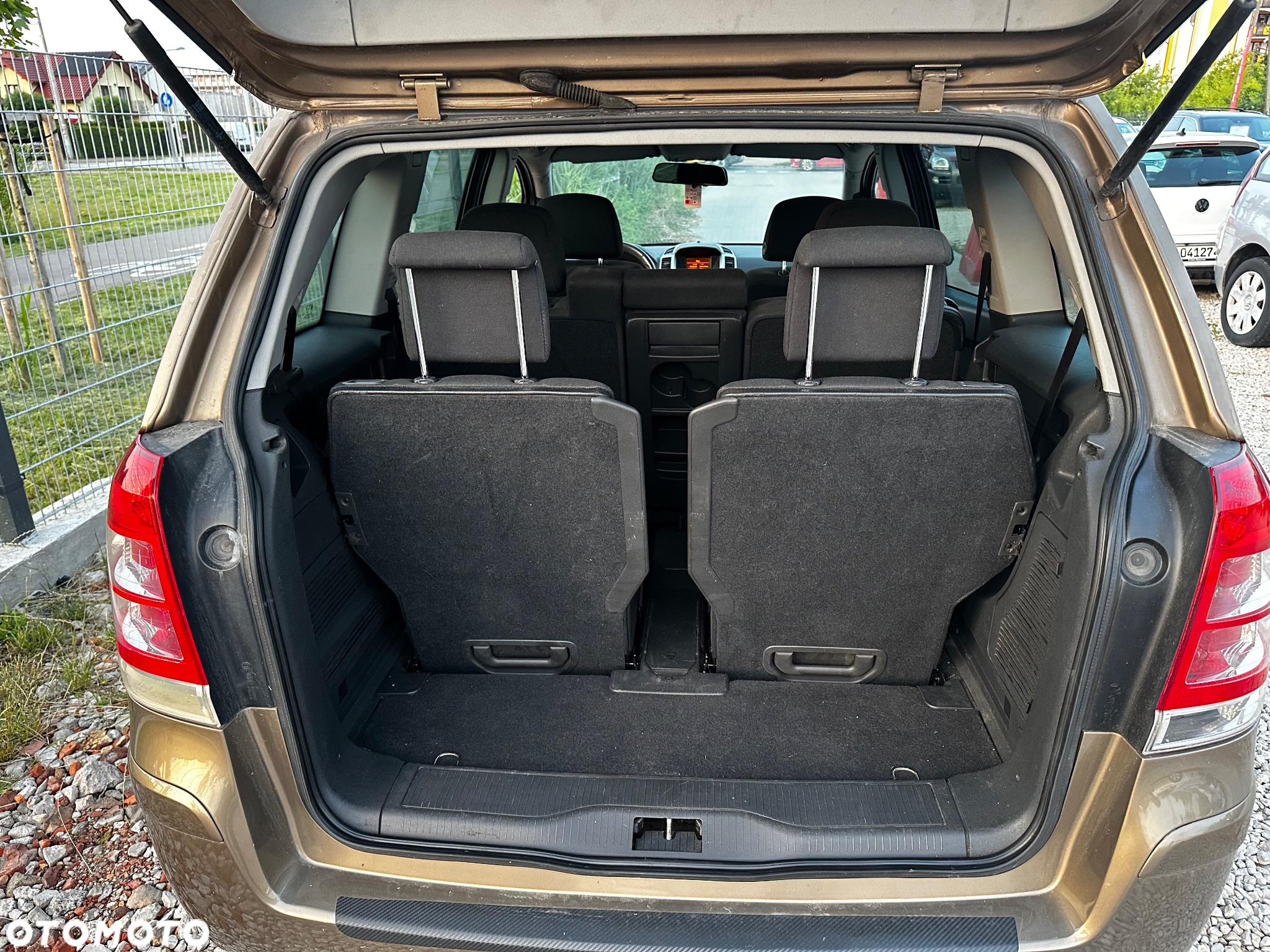 Opel Zafira 1.8 Cosmo - 23