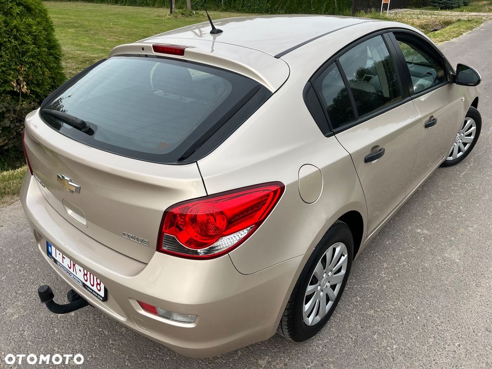 Chevrolet Cruze 1.7 LT - 8