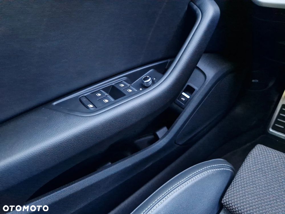 Audi A4 Limousine 35 TFSI mHEV S Line S tronic - 18
