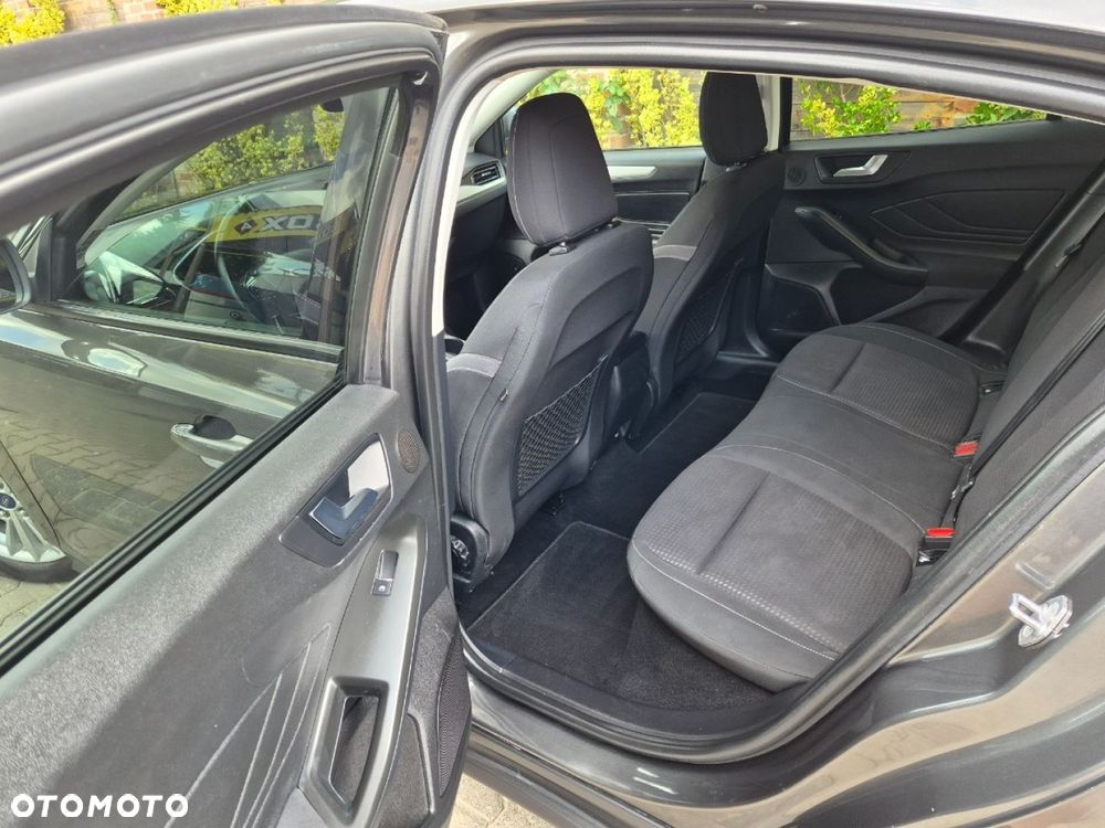 Ford Focus - 13