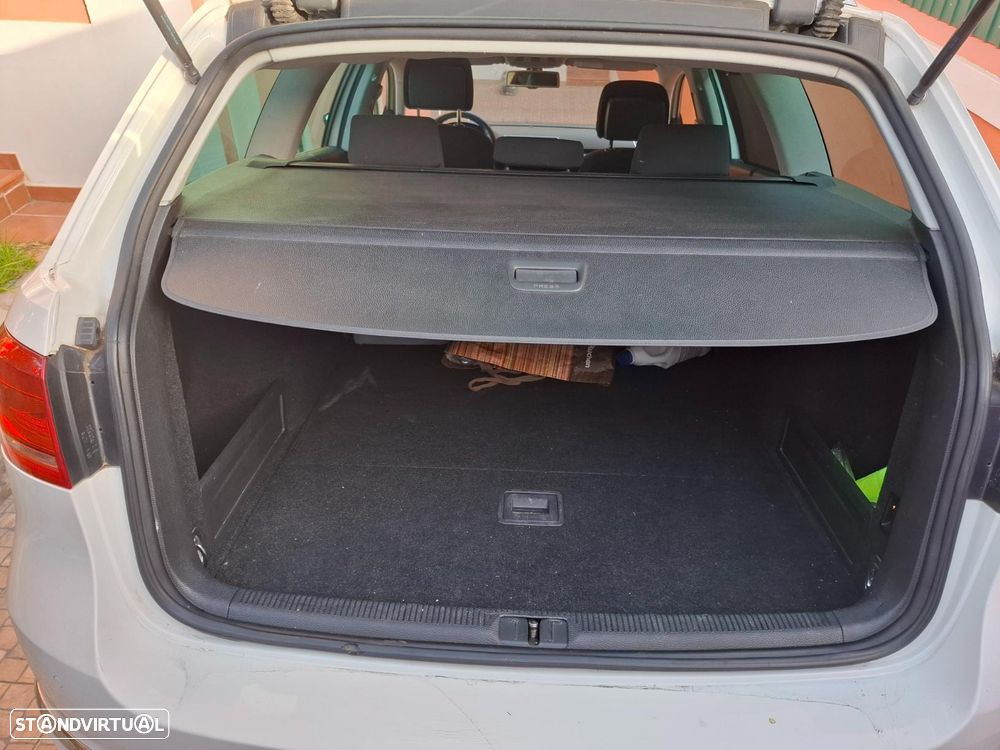 VW Passat Variant 1.6 TDI BlueMotion Business Edition - 8