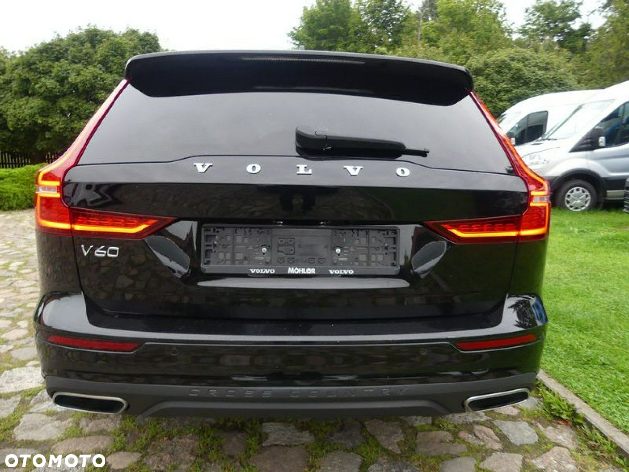 Volvo V60 Cross Country - 21