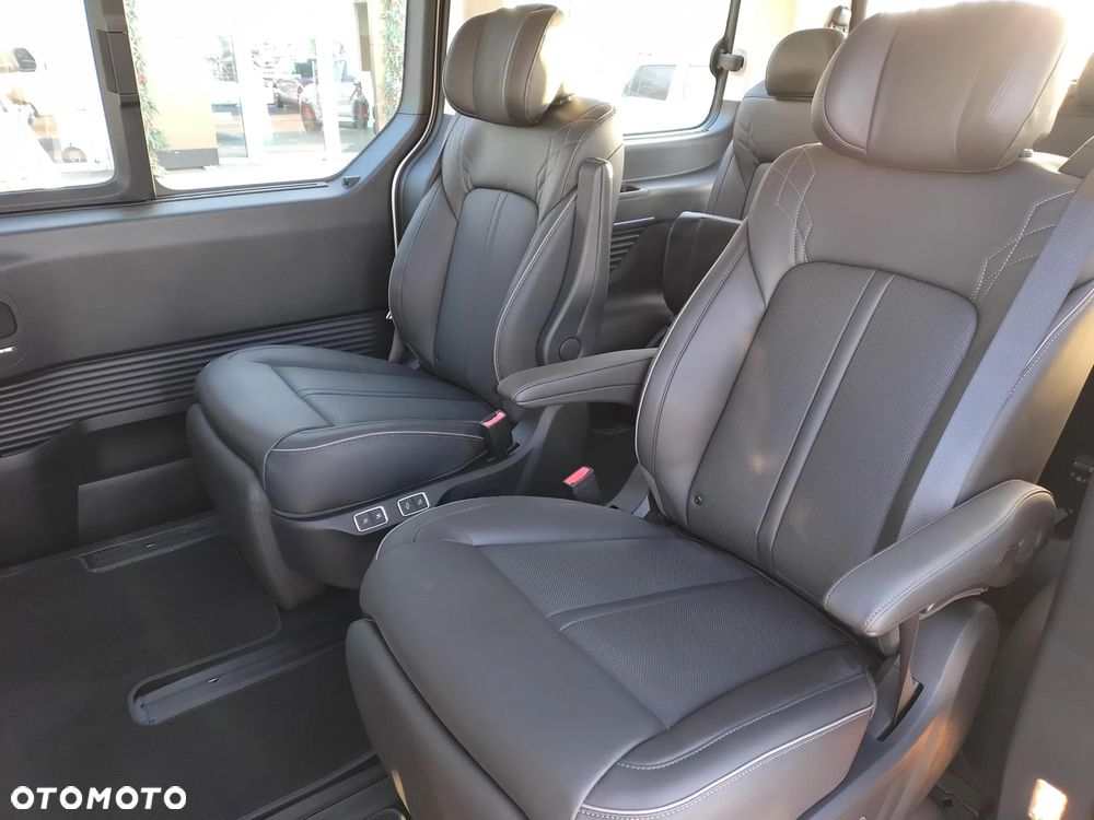 Hyundai Staria 1.6 T-GDI HEV Luxury - 26