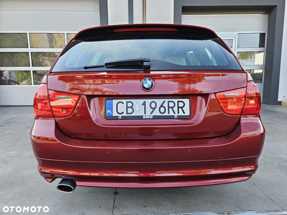 BMW Seria 3 318i Touring - 3
