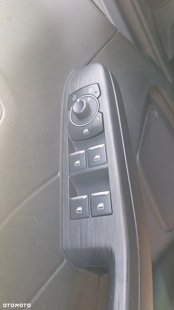 Ford Kuga - 9