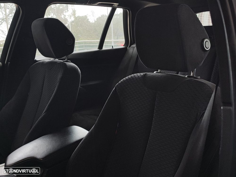 BMW 320 d Pack M Shadow - 29