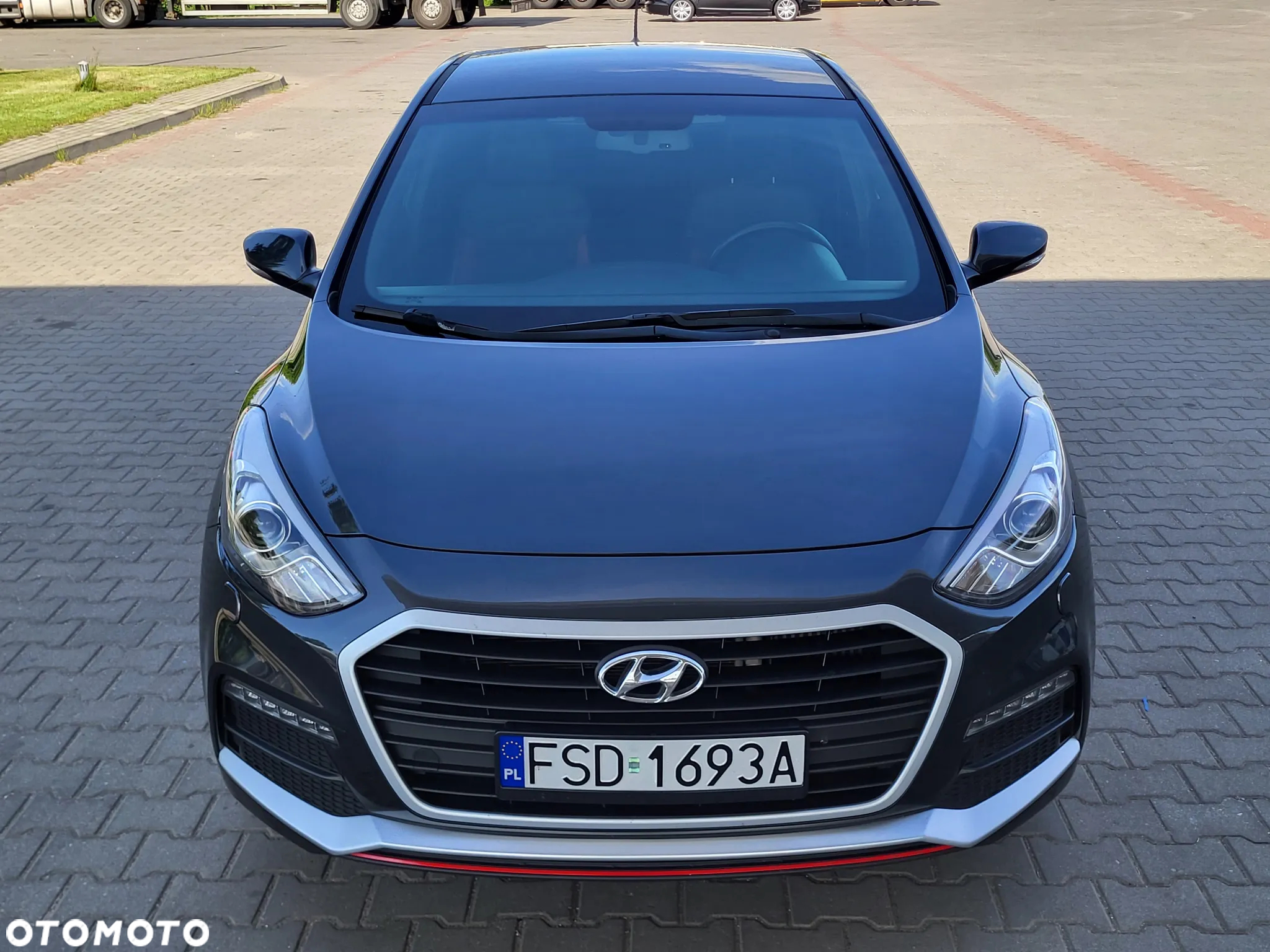 Hyundai i30 1.6 GDI Turbo Luxury - 3