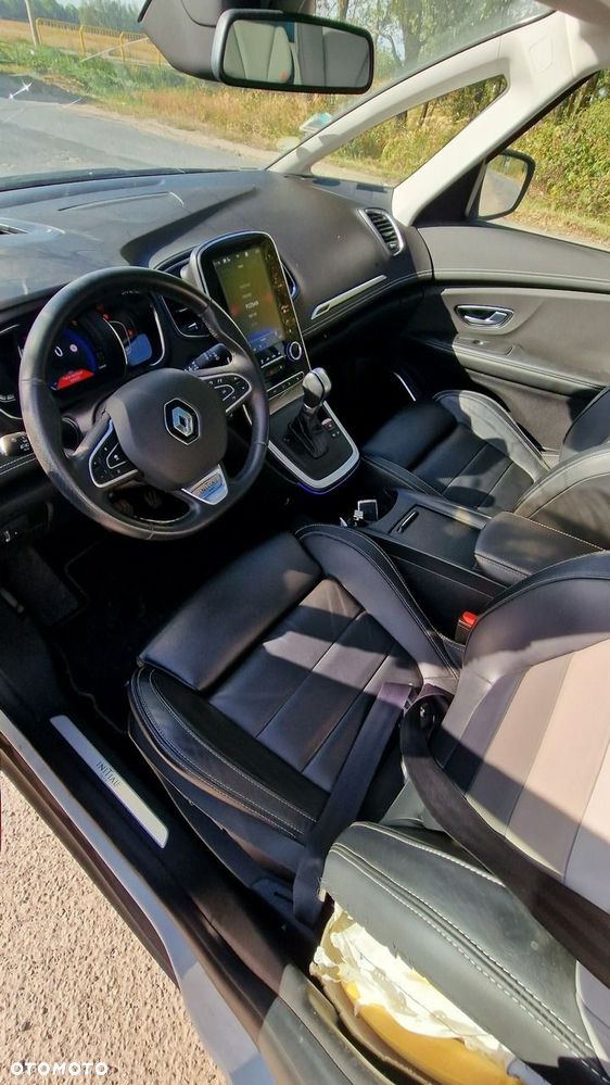 Renault Grand Scenic - 33