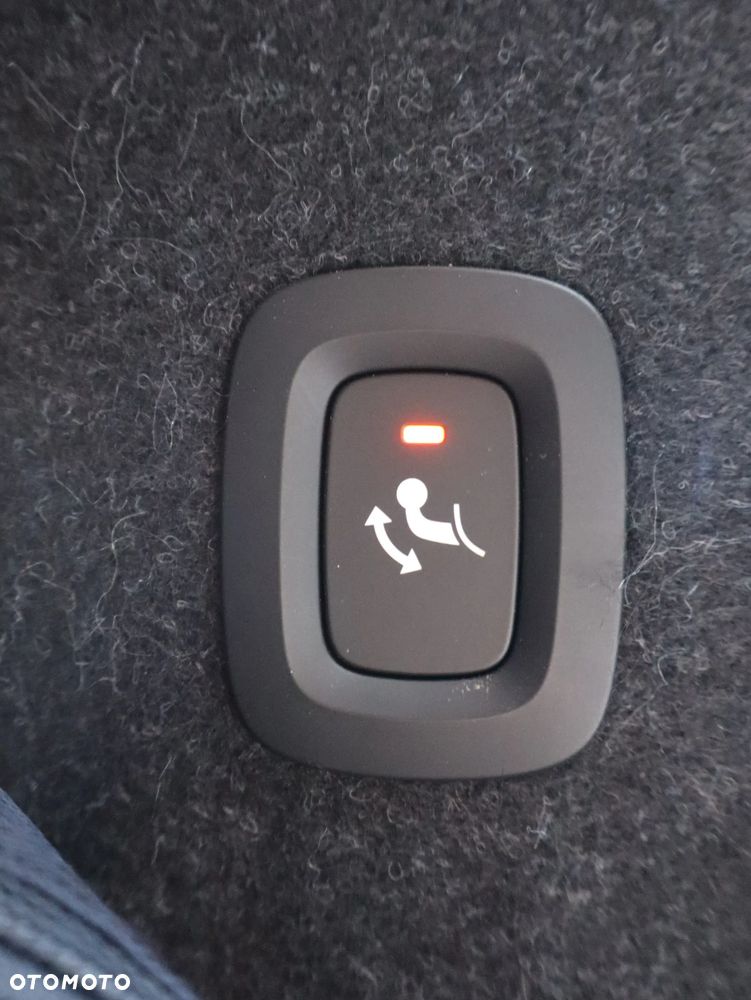 Volvo XC 40 B4 Plus Dark - 18