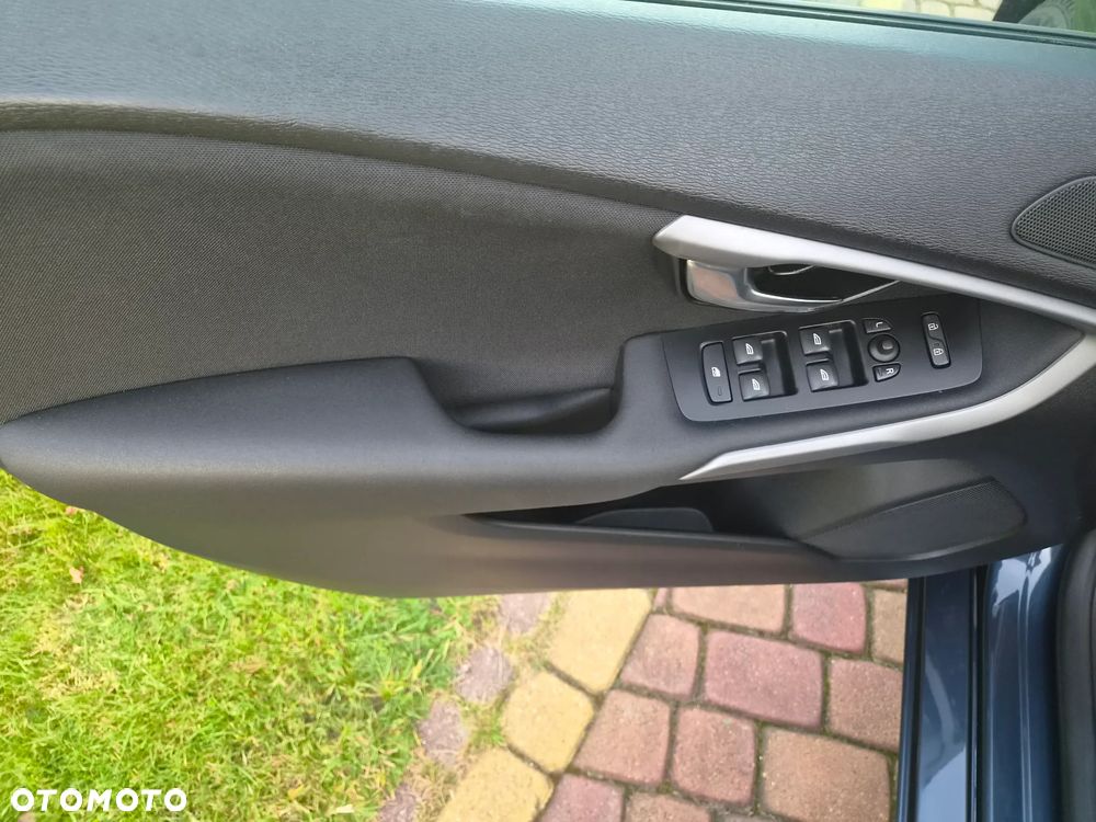 Volvo V40 D2 Kinetic - 14