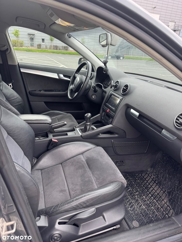 Audi A3 Sportback 2.0 TDI DPF quattro Ambition - 12