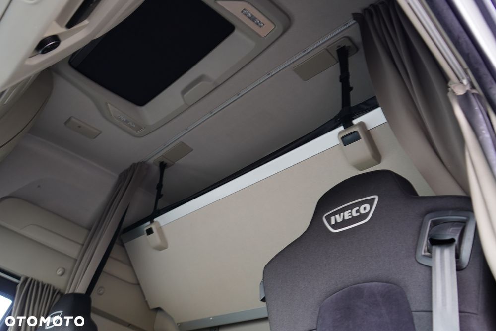 Iveco / S-WAY / 420 / E 6 / KONTENER + WINDA / 20 PALET / RETARDER / OŚ SKRĘTNA / ROLETA - 25