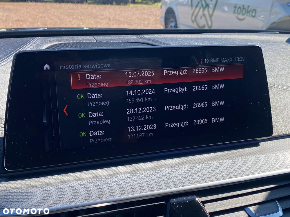 BMW Seria 5 M550i xDrive sport - 32