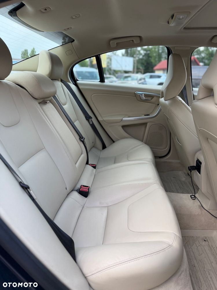 Volvo S60 T5 Geartronic Momentum - 16