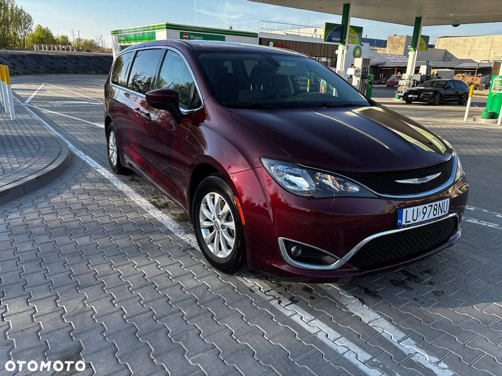 Chrysler Pacifica - 14