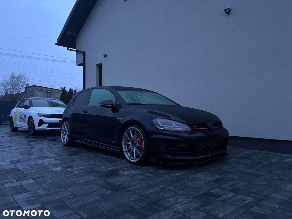 Volkswagen Golf - 9