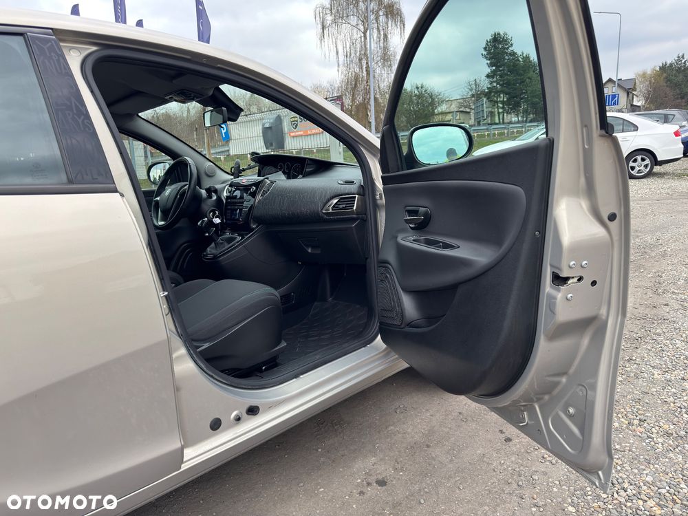 Lancia Ypsilon 1.2 8V Elefantino S&S - 25