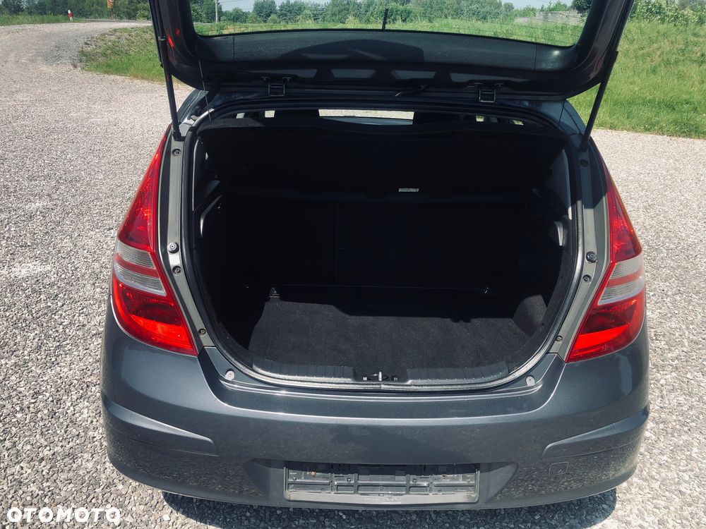 Hyundai i30 1.4 Comfort - 12