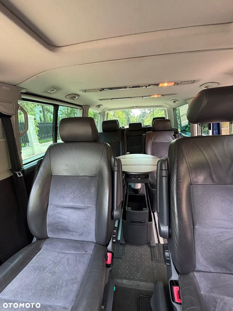 Volkswagen Multivan - 11