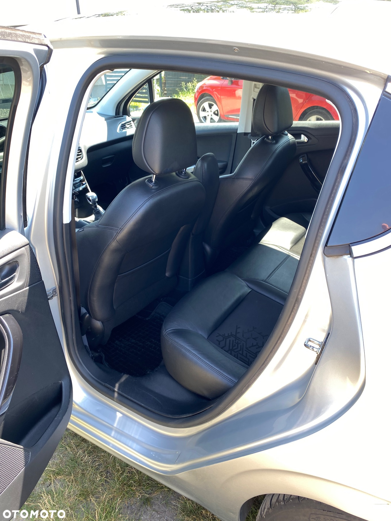 Peugeot 208 - 6
