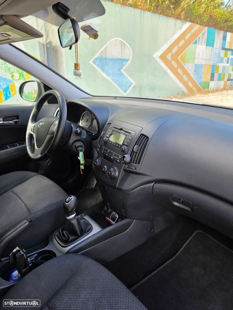 Hyundai i30 1.4 CVVT Blue Comfort - 24