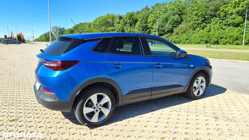 Opel Grandland X 1.2 T GPF Design&Tech S&S - 11