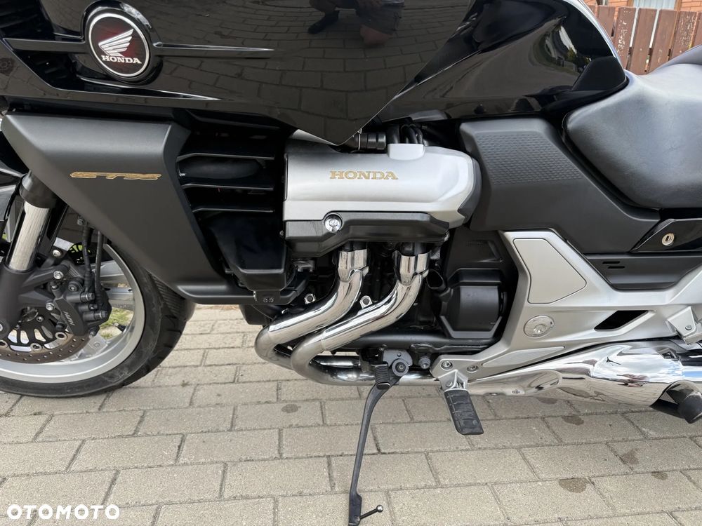 Honda CTX - 11