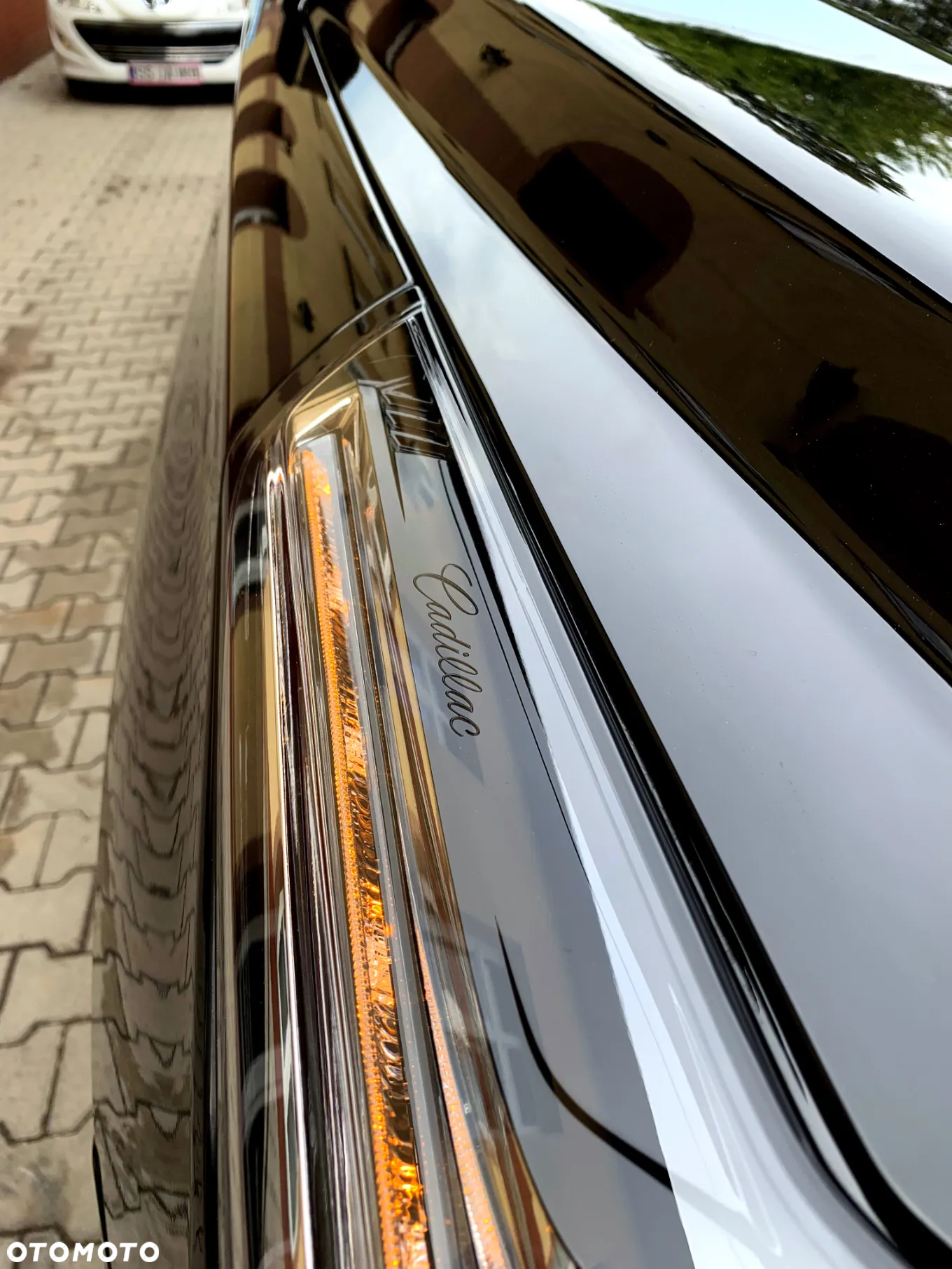 Cadillac Escalade ESV 6.2 V8 AWD AT Premium - 32