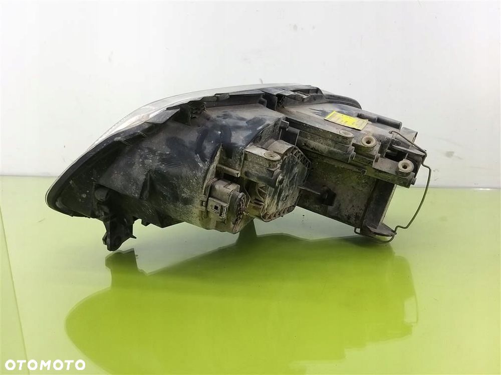 Reflektor lampa przód prawa VW Caddy  III  2004-2010 VISTEON 2K0941006B - 2
