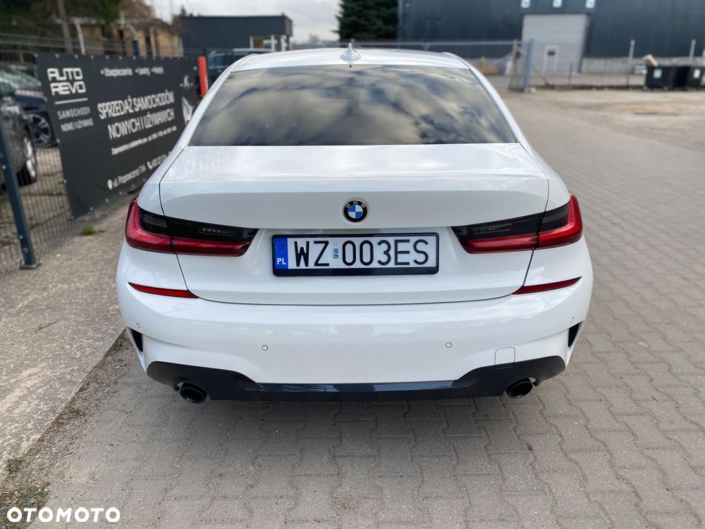 BMW Seria 3 318i M Sport - 5