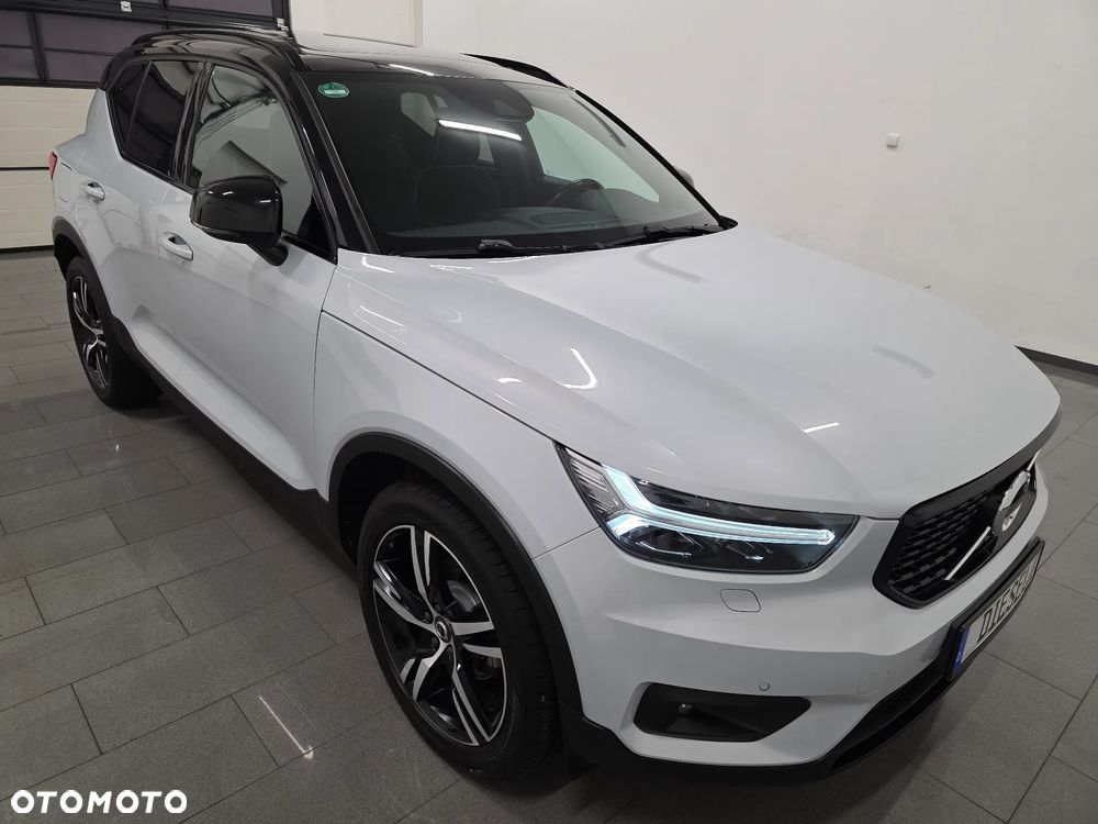 Volvo XC 40 D3 SCR R-Design - 32