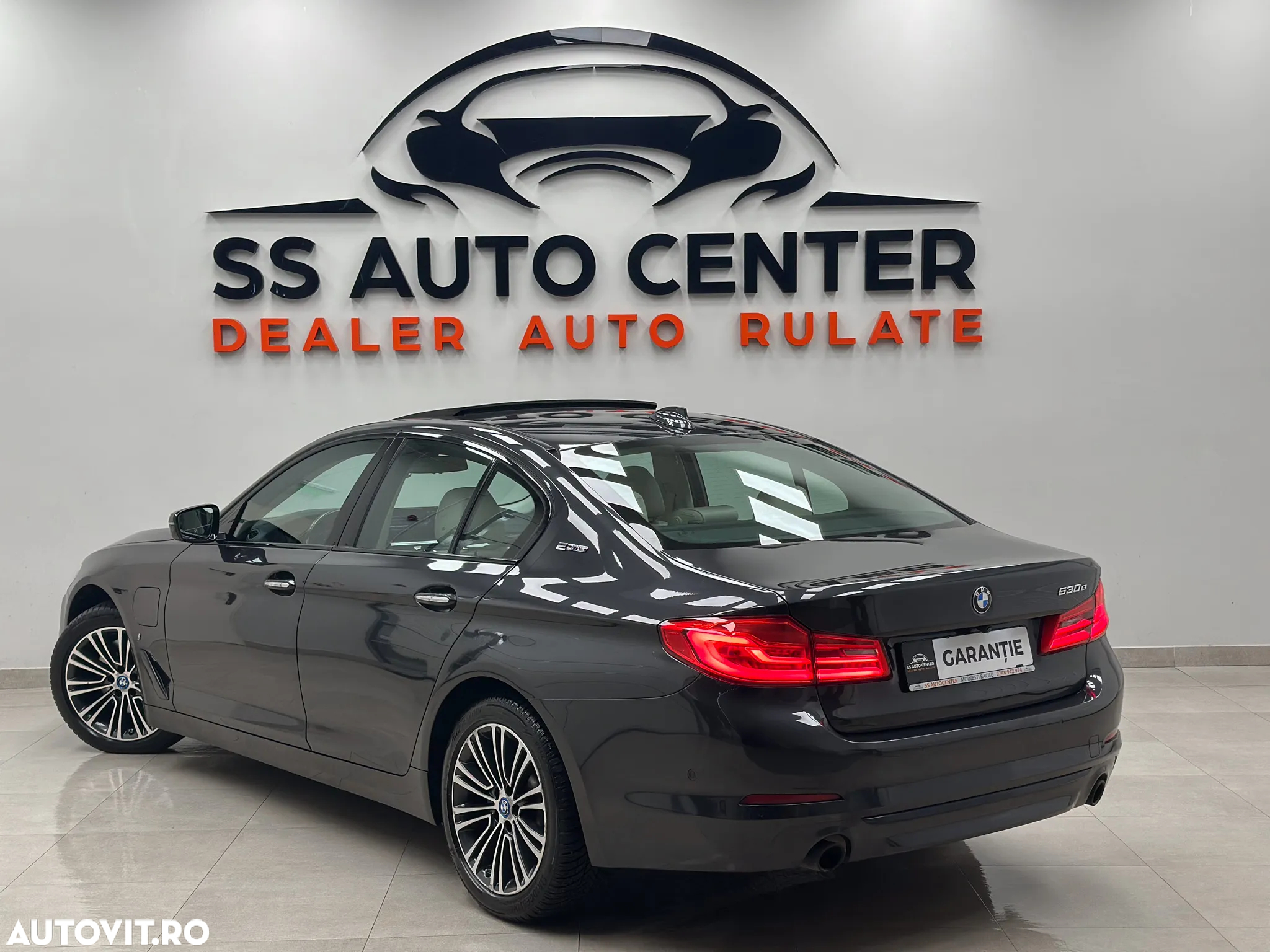BMW Seria 5 530e Aut. Sport Line - 4