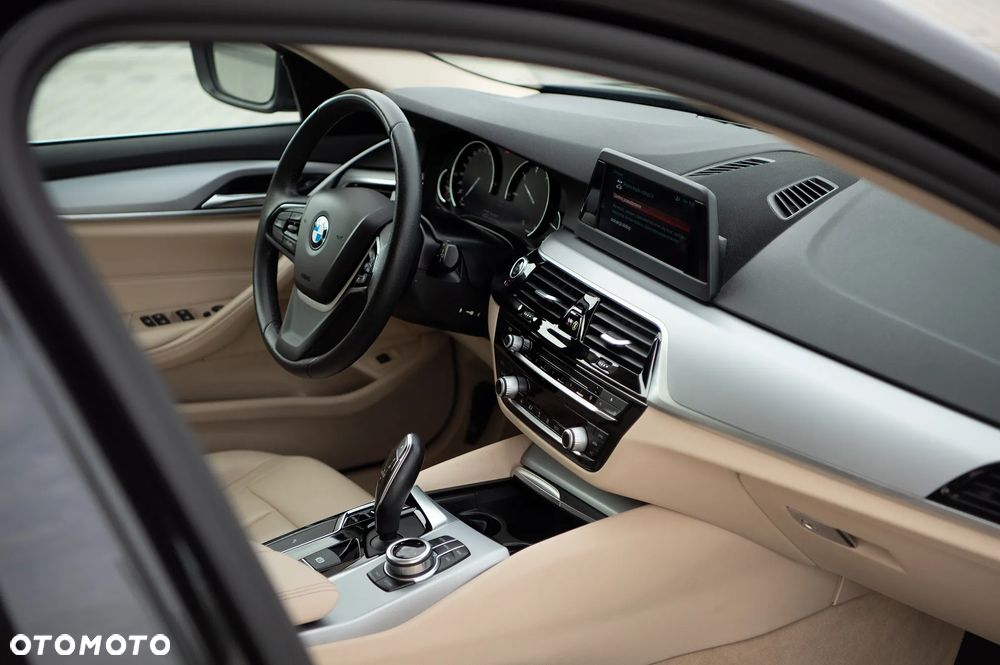 BMW Seria 5 520d Luxury Line - 16