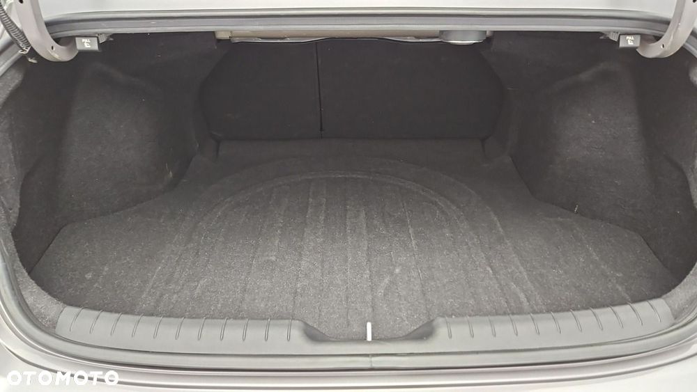 Hyundai Elantra 1.6 Smart - 22