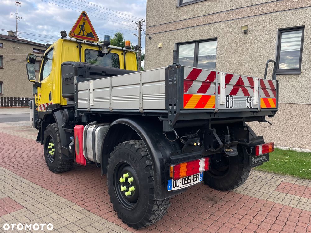 Mercedes-Benz Unimog u 20  pojazd specjalny traktor rolniczy wywrotka pojazd komunalny zimowego utrzymania dróg - 14