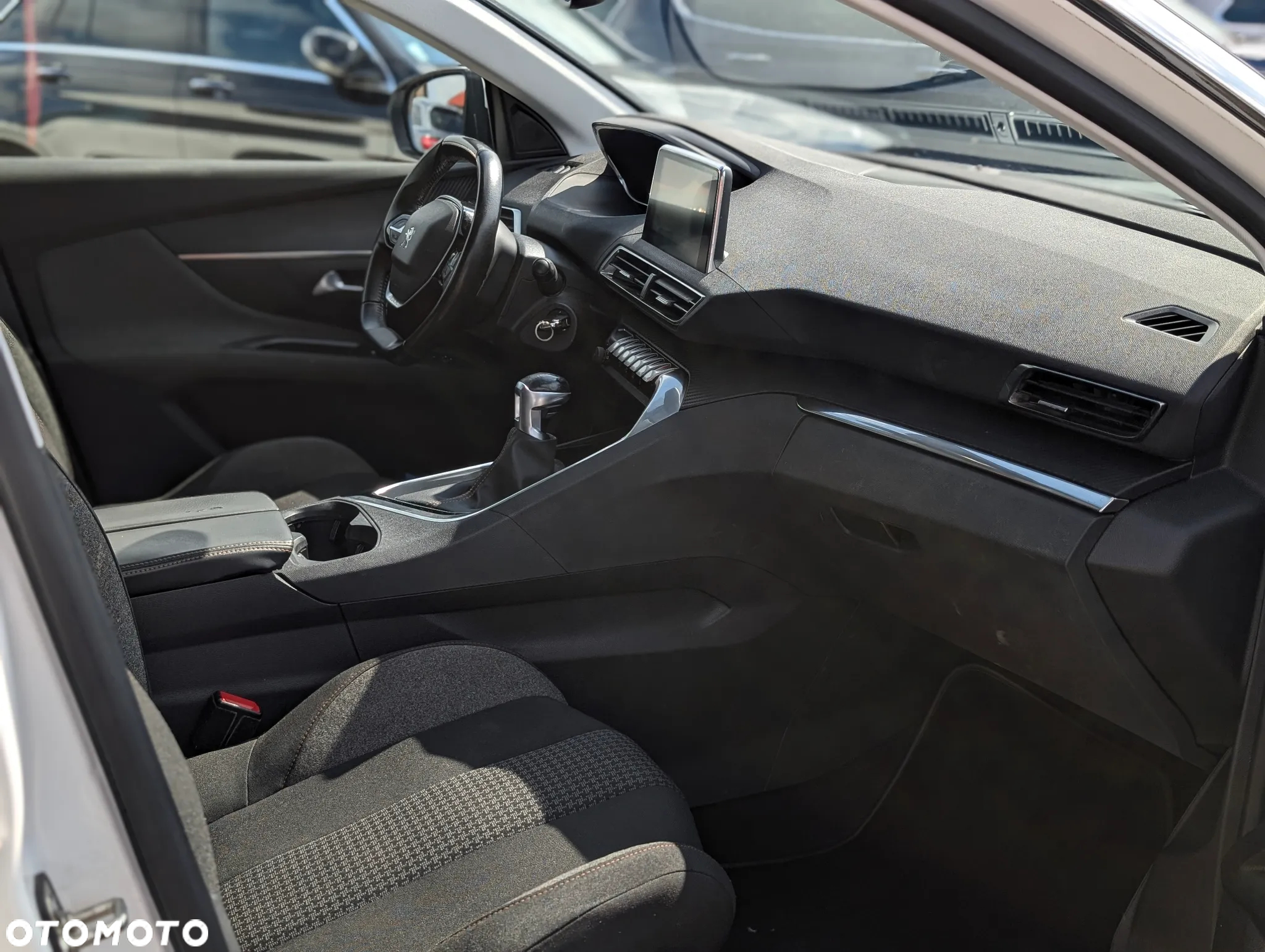 Peugeot 5008 1.2 PureTech Active Pack S&S - 26