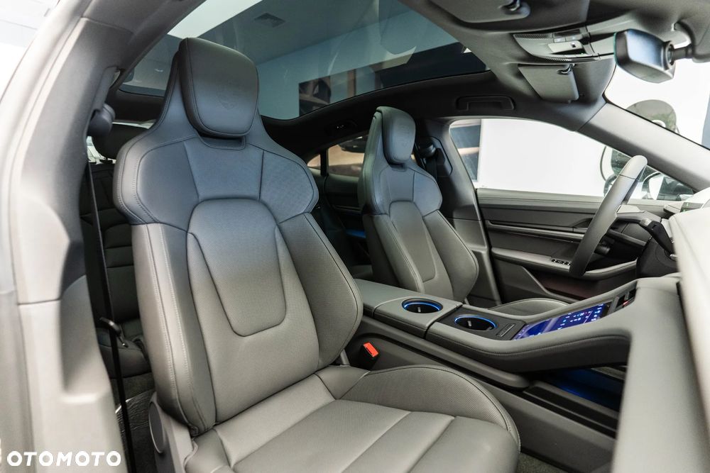 Porsche Taycan 105kWh 4S Black Edition - 14