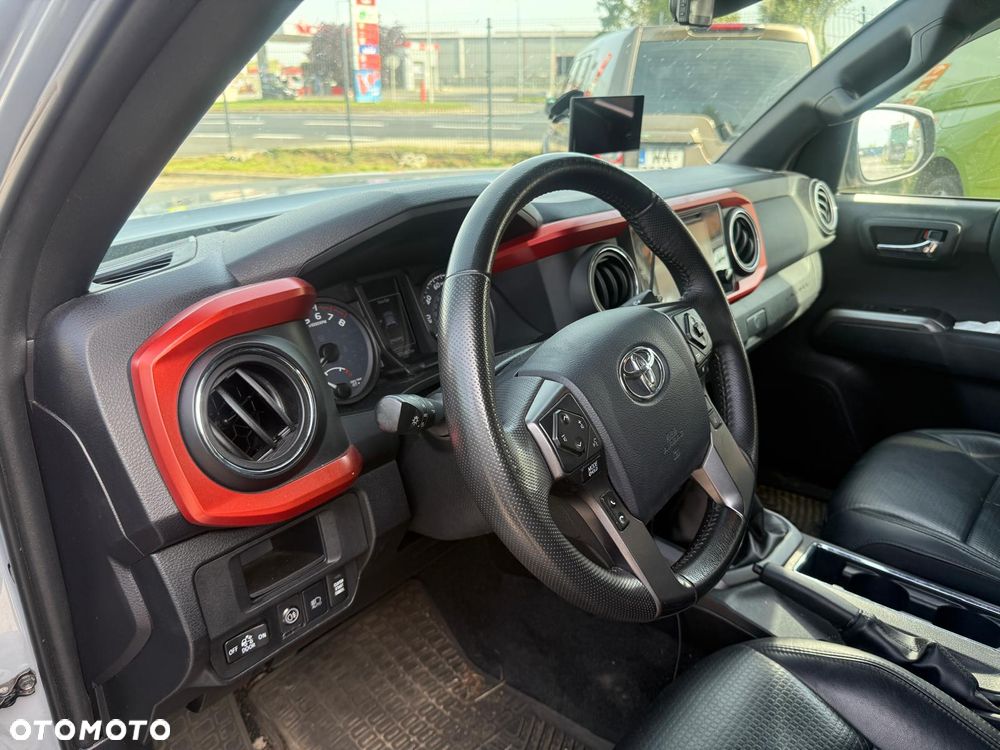Toyota Tacoma - 6