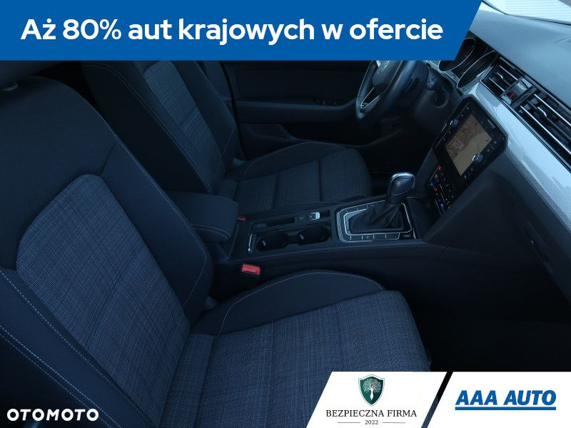 Volkswagen Passat - 10