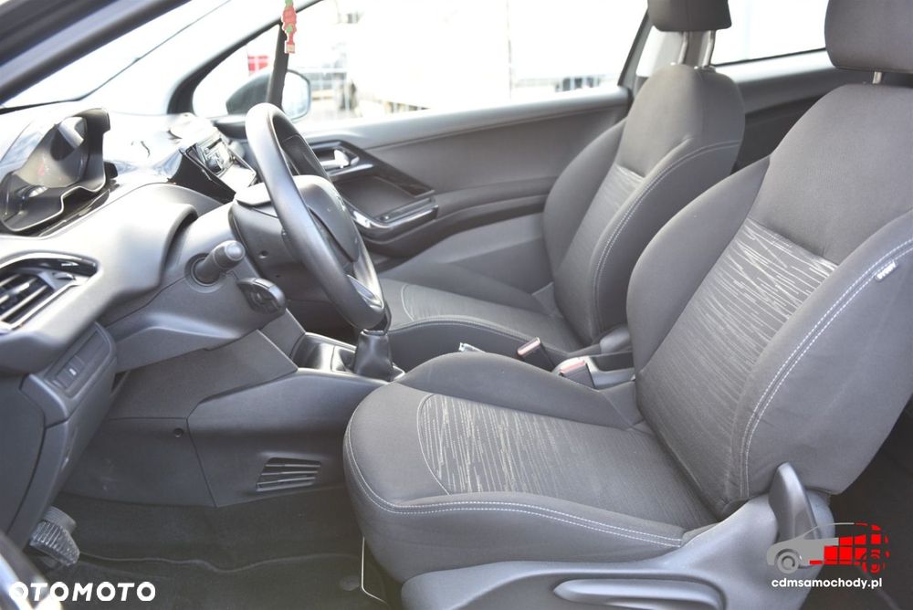 Peugeot 208 - 14
