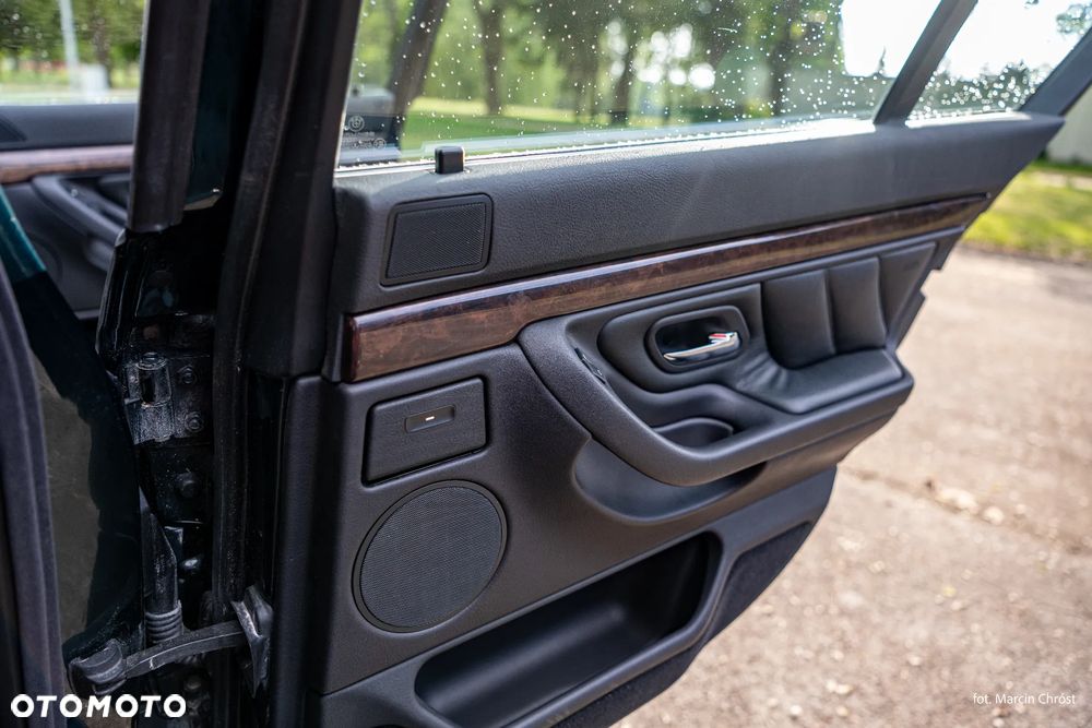 BMW Seria 7 728i L - 32