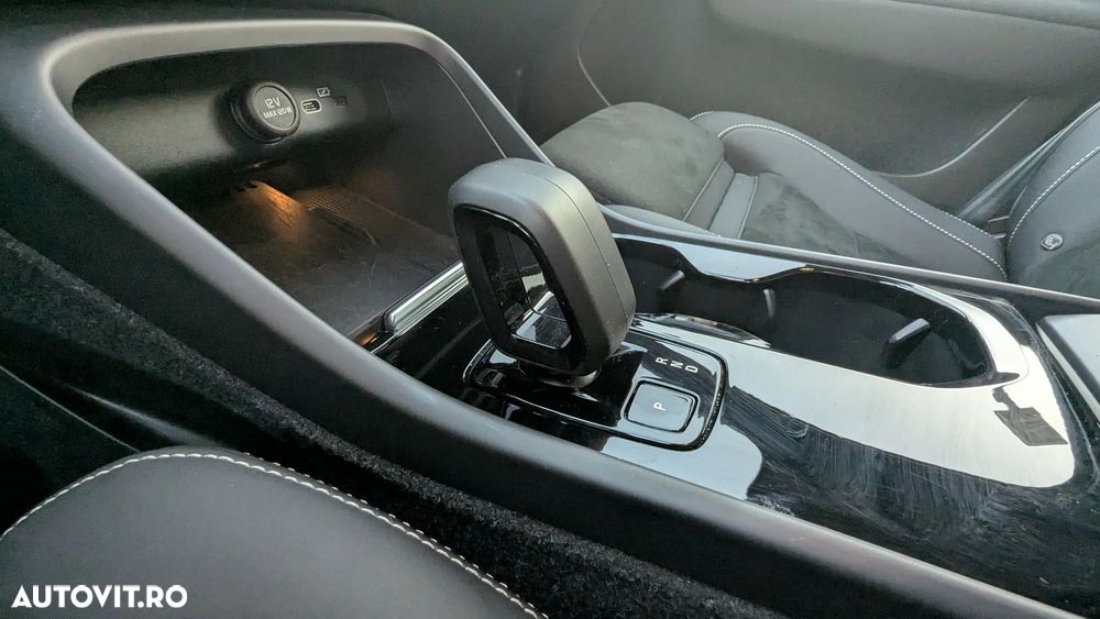 VOLVO XC40 2023 — imagine 6