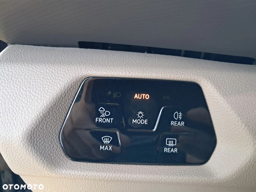 Volkswagen Multivan - 25