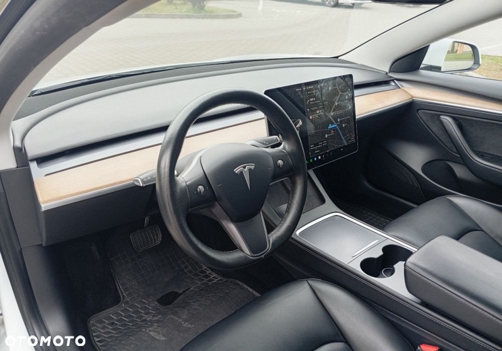 Tesla Model 3 - 21